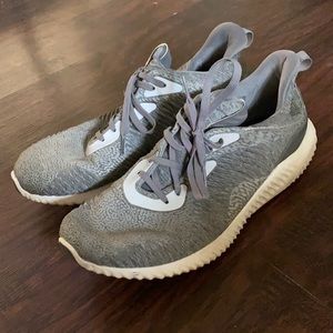 Adidas Alpha Bounce tennis shoe